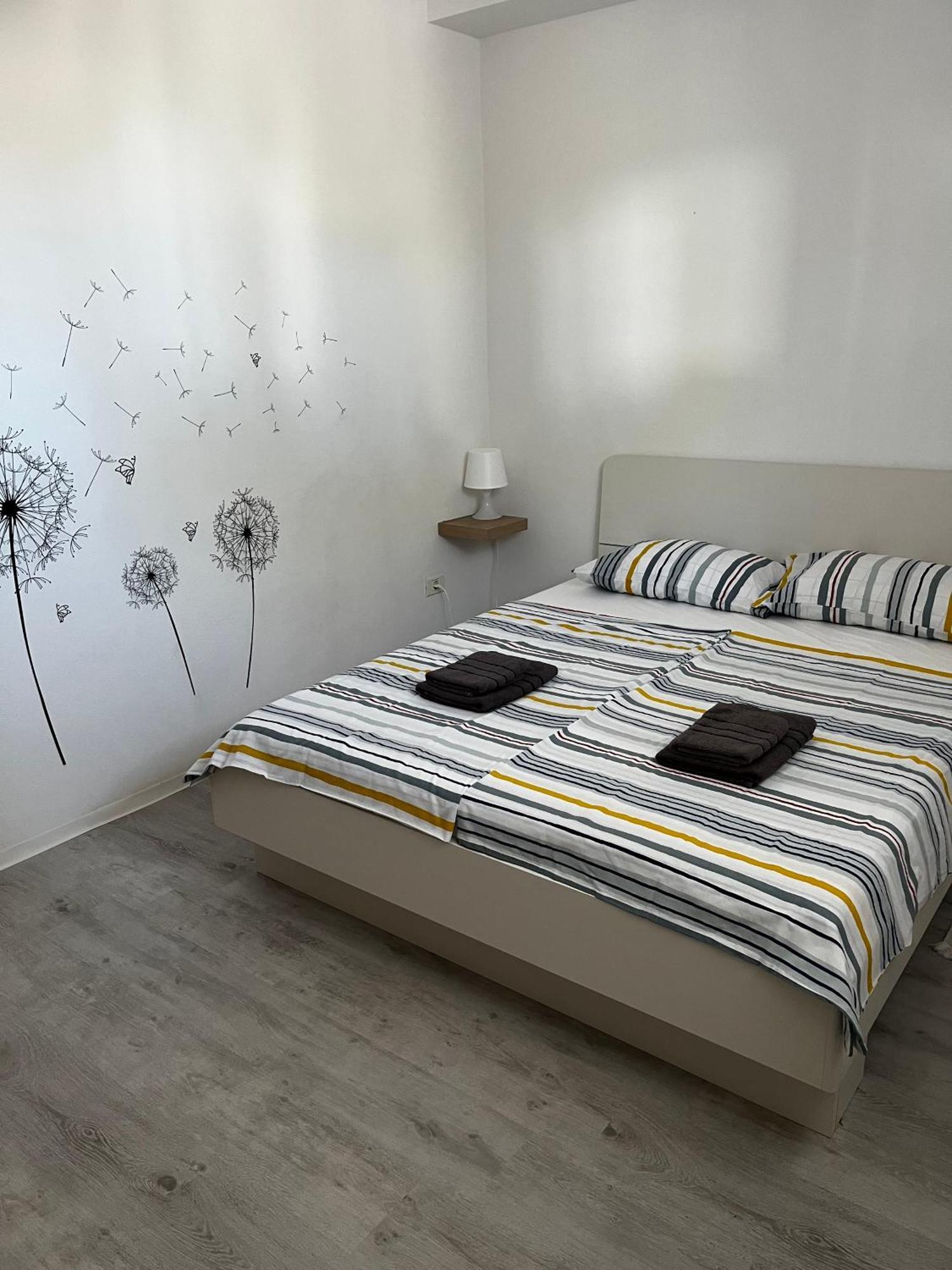 Apartma Sunny Apartment Izola Luaran gambar